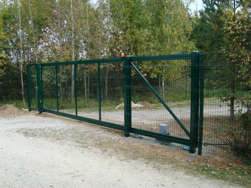 Сетчатый забор DoorHan в Твери с установкой