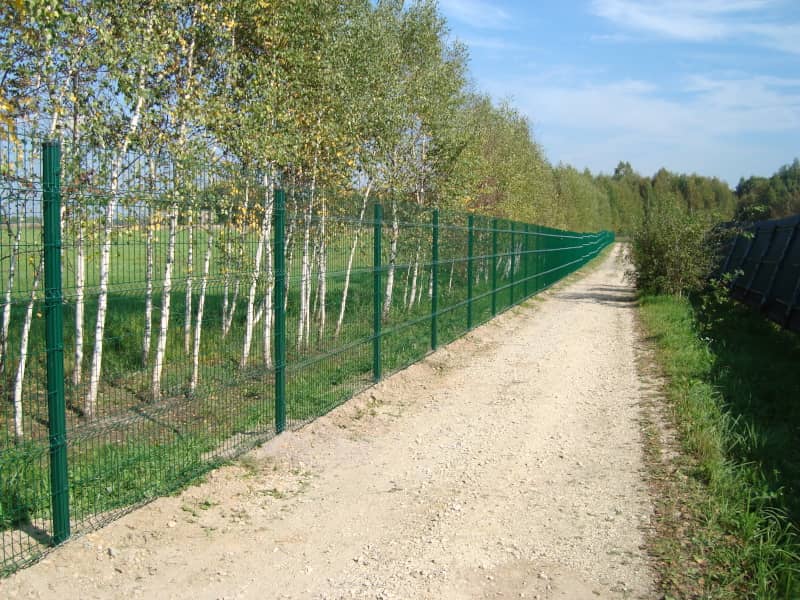 Сетчатый забор DoorHan в Твери с установкой